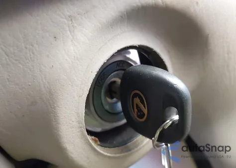 2002 Lexus Es 300 из США, поврежденный, VIN JTHBF30G620085501